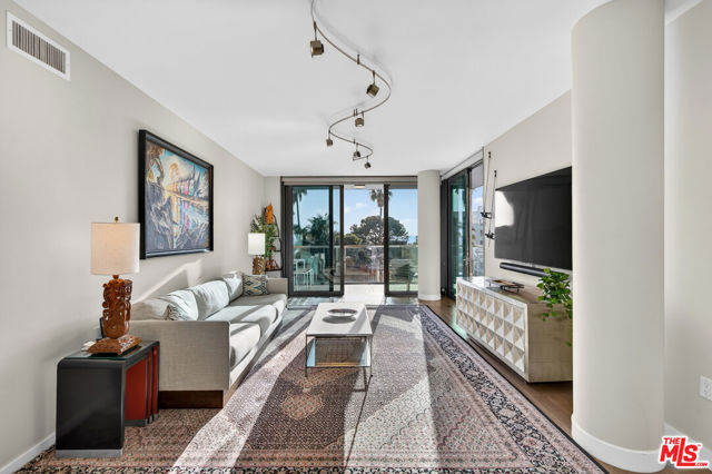 1755 Ocean Avenue, Santa Monica CA: https://media.crmls.org/mediaz/05c4ebdf-5eba-4862-b56b-a0c5ccec288a.jpg