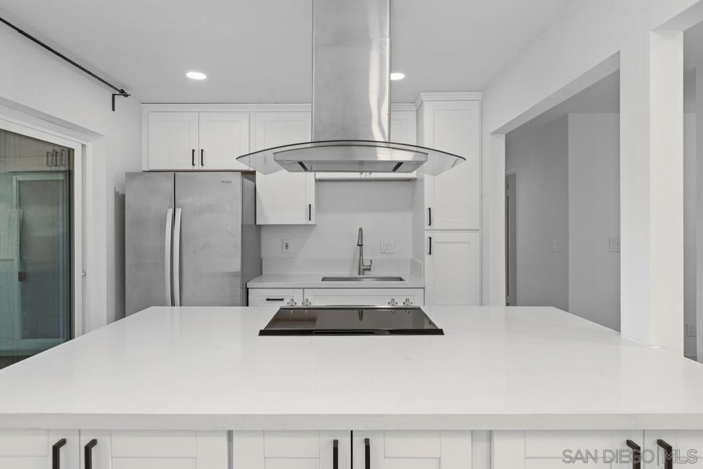 MLS #250037555SD image #5