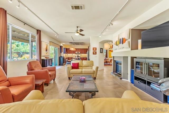 43054 Manchester Ct, Temecula CA: https://media.crmls.org/mediaz/05c5b871-06a1-459f-a4dc-312f07ddcaa9.jpg