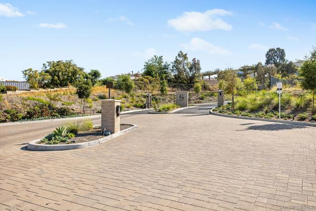 1202 Sunrise Vw, San Marcos CA: https://media.crmls.org/mediaz/05c61e47-f448-4d03-913b-8c383d607862.jpg