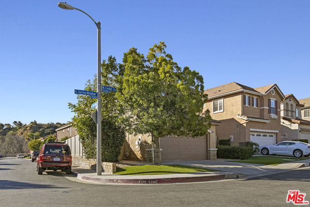 30319 Cedar Oak Lane, Castaic CA: https://media.crmls.org/mediaz/05c71d08-a56b-432e-ac8a-d122ccb06ba9.jpg