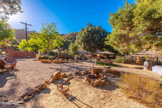 356 E Carlisle Road, Thousand Oaks CA: https://media.crmls.org/mediaz/05c785aa-0201-40aa-96fd-5a611495e972.jpg