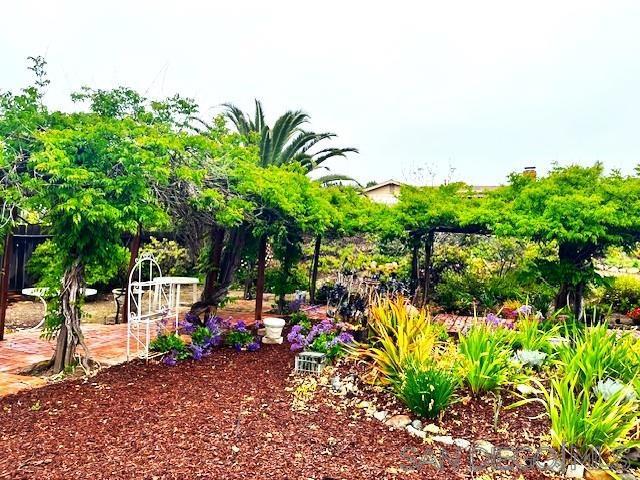 16731 Callado Ct, San Diego CA: https://media.crmls.org/mediaz/05c78716-e98a-40fb-a49f-0f4d70e43730.jpg