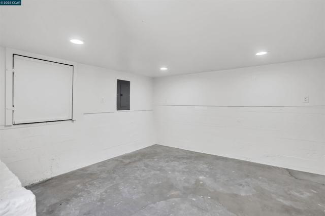 948 Jones Ave, Pinole CA: https://media.crmls.org/mediaz/05c7f35c-5723-47f4-aea6-e78ae804da1b.jpg