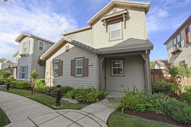1025 S Fowler Ln, Mountain House CA: https://media.crmls.org/mediaz/05c80702-992a-4955-8021-5a600829552f.jpg