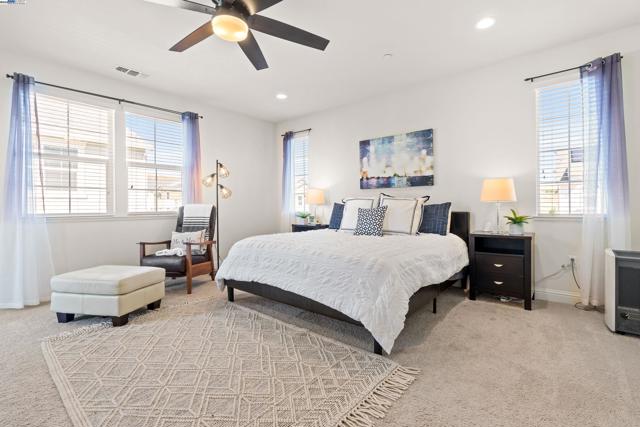 4440 Pine Mountain Way, Dublin CA: https://media.crmls.org/mediaz/05c81623-f731-4570-8f32-cd780e101d14.jpg