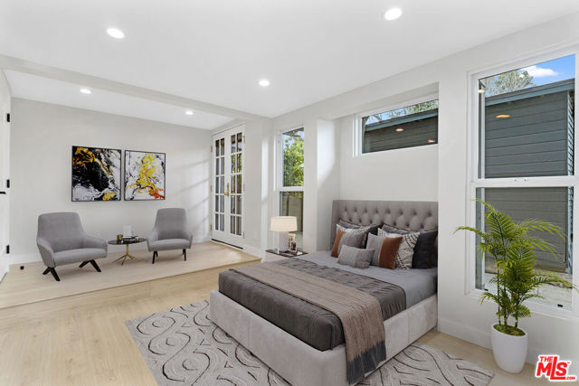 2336 Loma Vista Place, Los Angeles CA: https://media.crmls.org/mediaz/05ca3d03-6d45-43ec-b259-526d80345af6.jpg