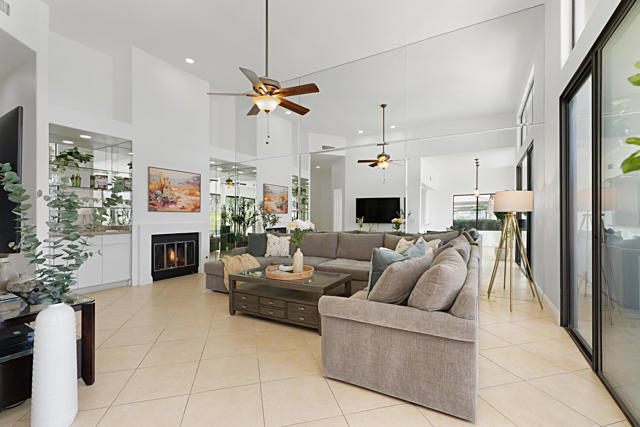 80471 Oak Tree, La Quinta CA: https://media.crmls.org/mediaz/05cbab09-1f98-4c85-b45f-b8f6ba9ae32b.jpg