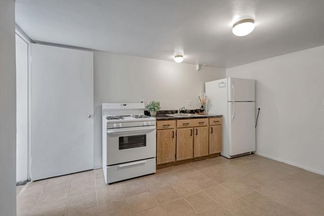 301 Madrid Street, San Francisco CA: https://media.crmls.org/mediaz/05cc90bc-7ef4-44bb-87c1-bfc73b3b2453.jpg