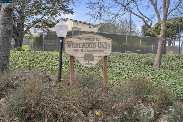 5319 Ridgeview Cir, El Sobrante CA: https://media.crmls.org/mediaz/05ccb275-00fa-4719-82eb-6b8aac6e1ad0.jpg