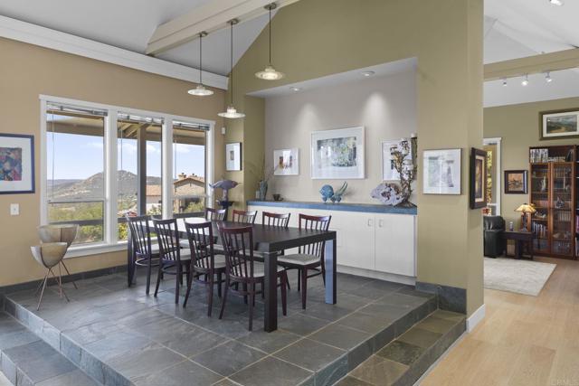 Detail Gallery Image 10 of 34 For 14645 High Valley Rd, Poway,  CA 92064 - 3 Beds | 2/1 Baths