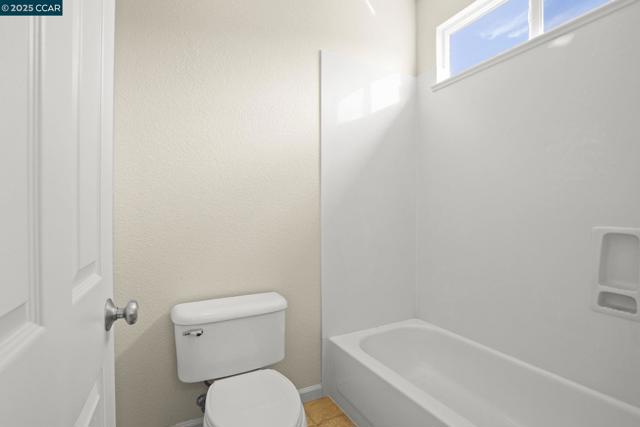 507 Livingston Court, Discovery Bay CA: https://media.crmls.org/mediaz/05cd2f67-a078-4713-a213-d72a0c20e212.jpg