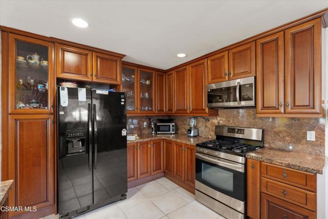 11138 Collett Avenue, Granada Hills CA: https://media.crmls.org/mediaz/05cd5d7a-db63-4706-98bf-a68476d574c4.jpg