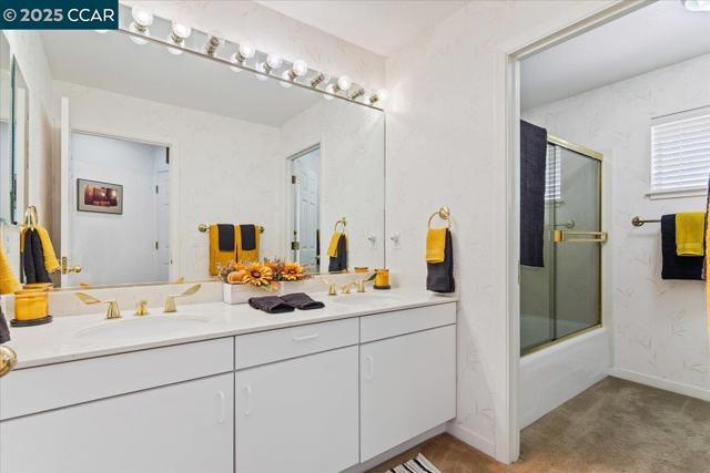 2323 Grosvenor Heights Ct, Livermore CA: https://media.crmls.org/mediaz/05cdaa48-5c0a-4c1d-8fae-246d584b9536.jpg