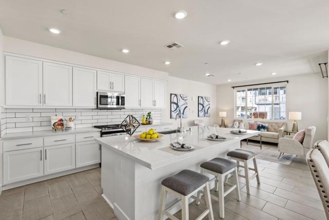 9476 Seawind Way, Newark CA: https://media.crmls.org/mediaz/05cdd037-6ddf-48b1-91b9-3add13ff1ab4.jpg
