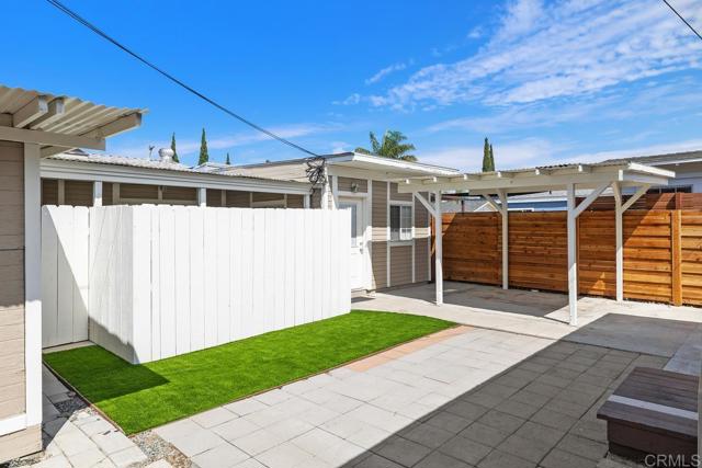 3586 3588 Orange Avenue, San Diego CA: https://media.crmls.org/mediaz/05ce87e8-1d5b-4204-9d56-05cd713e8f5a.jpg