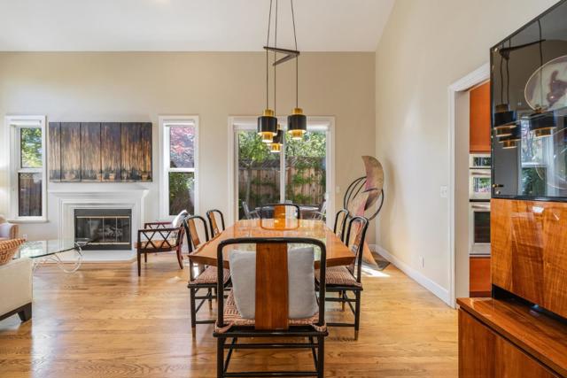 992 Lakeview Way, Redwood City CA: https://media.crmls.org/mediaz/05cf1ded-41e0-4e4a-a19c-02e63358520d.jpg