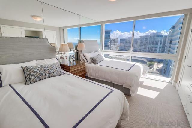 1730 Avenida Del Mundo, Coronado CA: https://media.crmls.org/mediaz/05cf47b1-5455-464e-b9f3-704d1d4835c5.jpg