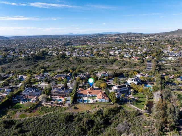 Detail Gallery Image 13 of 75 For 7992 Paseo Esmerado, Carlsbad,  CA 92009 - 5 Beds | 6/1 Baths