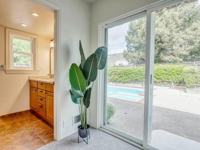 1725 Silver Glen Court, San Jose CA: https://media.crmls.org/mediaz/05cff825-ffc4-4ff2-aa3d-22d73edaf20c.jpg