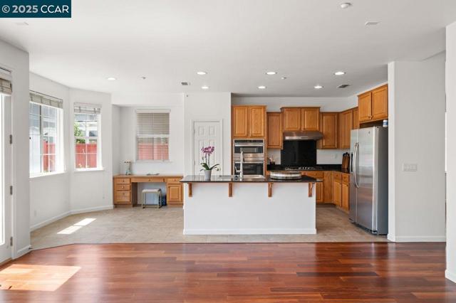 35970 Green Street, Union City CA: https://media.crmls.org/mediaz/05d07fd2-c499-47d5-bdf0-41367a8ad61d.jpg