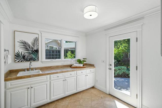 2008 Crist Drive, Los Altos CA: https://media.crmls.org/mediaz/05d0b2be-a7a1-4daf-be0c-1c79077a02da.jpg