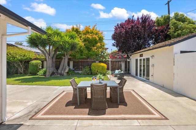 2032 W Hedding Street, San Jose CA: https://media.crmls.org/mediaz/05d13019-244e-48d0-b638-35f3e4dc5762.jpg
