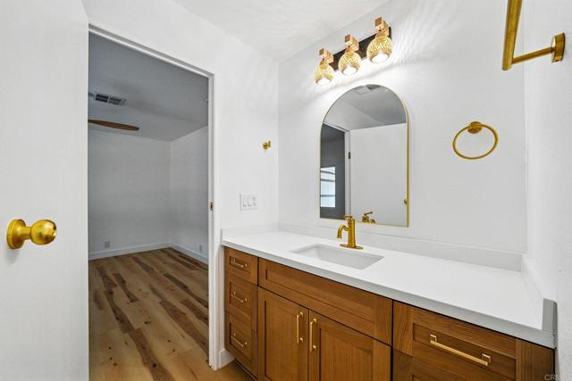 8975 Lawrence Welk Drive, Escondido CA: https://media.crmls.org/mediaz/05d1c6a1-1950-4fec-81ce-f734f39d062e.jpg