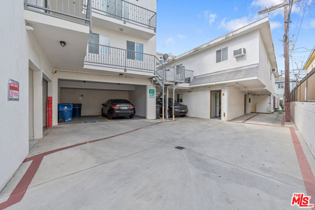 3319 Bagley Avenue, Los Angeles CA: https://media.crmls.org/mediaz/05d1f25d-01c4-4d6a-8a98-f4c9bceff4e0.jpg