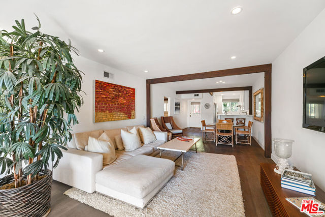 22626 Pacific Coast Highway, Malibu CA: https://media.crmls.org/mediaz/05d205c4-471c-4a22-9833-e5444a9fbcd6.jpg