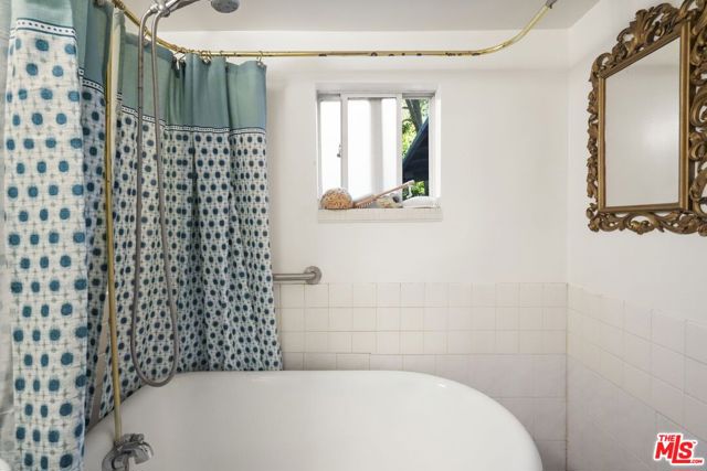 860 Old Topanga Canyon Road, Topanga CA: https://media.crmls.org/mediaz/05d255d0-0e18-4836-8625-810730545363.jpg