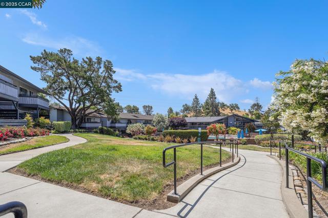 205 Masters Ct, Walnut Creek CA: https://media.crmls.org/mediaz/05d2c026-486f-49ae-b0bd-26ff56cec7b4.jpg