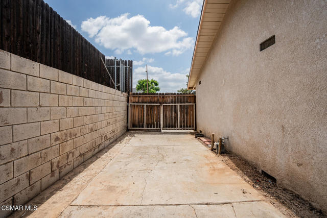 3317 Dalhart Avenue, Simi Valley CA: https://media.crmls.org/mediaz/05d2d76c-2894-433b-8e44-be050f1e4050.jpg