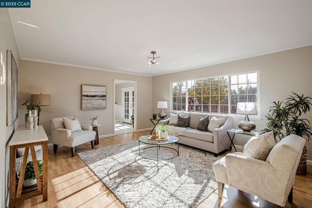 1498 Delaware Dr, Concord CA: https://media.crmls.org/mediaz/05d31d69-547d-498c-95ef-2fcb5260b2a4.jpg