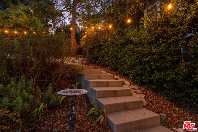 1117 N Avenue 64, Los Angeles CA: https://media.crmls.org/mediaz/05d378ba-4396-41ab-9575-22ad0453f523.jpg