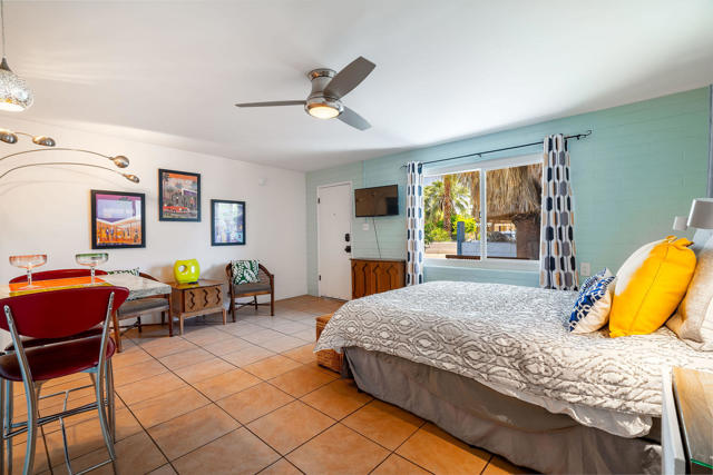 689 E Camino Parocela, Palm Springs CA: https://media.crmls.org/mediaz/05d5859e-4ed9-486e-b8a2-df1a7ab00592.jpg