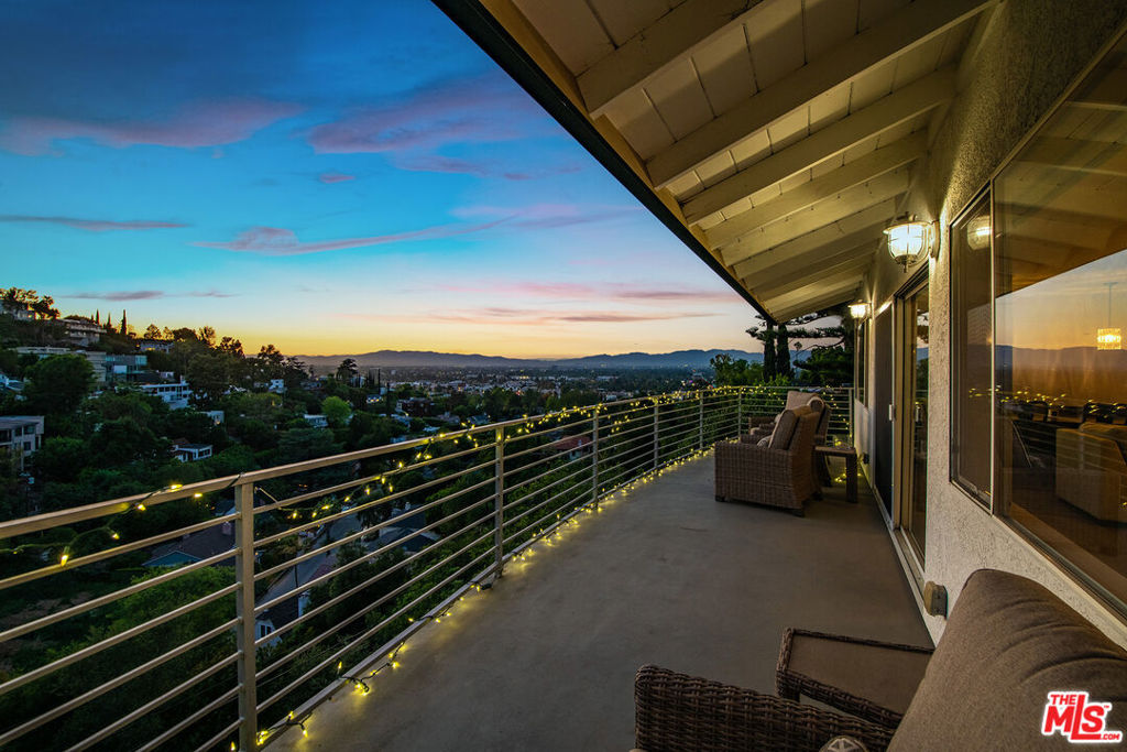 3909 Glenridge DriveSherman Oaks image #45