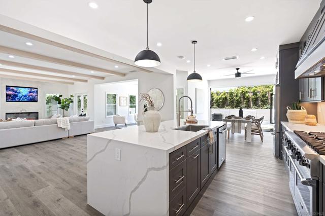 1384 Cynthia Ln, Carlsbad CA: https://media.crmls.org/mediaz/05d616d3-31ae-4e62-b43d-0cb25be1f14e.jpg