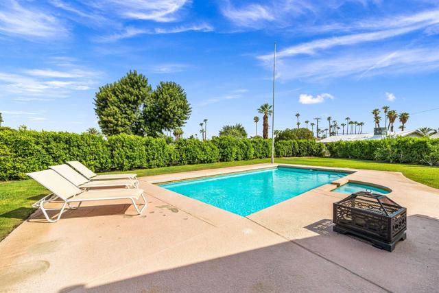 42905 Texas Avenue, Palm Desert CA: https://media.crmls.org/mediaz/05d66e10-e62b-4c68-91cb-c6aef60ff781.jpg