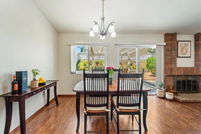 2708 MEDFORD CT, Carlsbad CA: https://media.crmls.org/mediaz/05d7bdcf-4060-4100-81c5-6e88d5a8e107.jpg