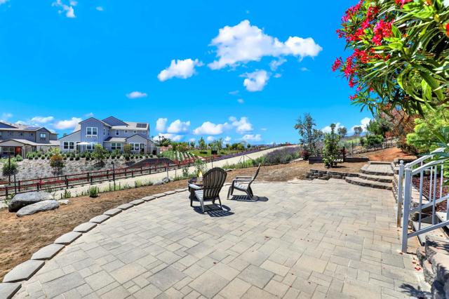 17342 Tam O Shanter Dr, Poway CA: https://media.crmls.org/mediaz/05d8f4fc-6864-4e19-bab8-0bc646edd3f9.jpg