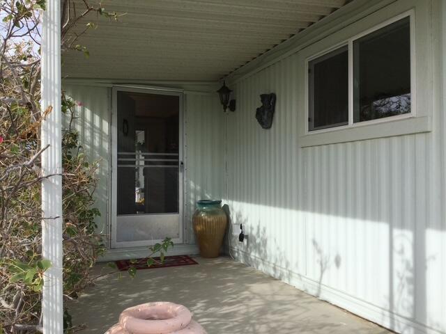69255 Midpark Drive, Desert Hot Springs CA: https://media.crmls.org/mediaz/05d91a4c-798a-4252-bd27-083e39b06902.jpg