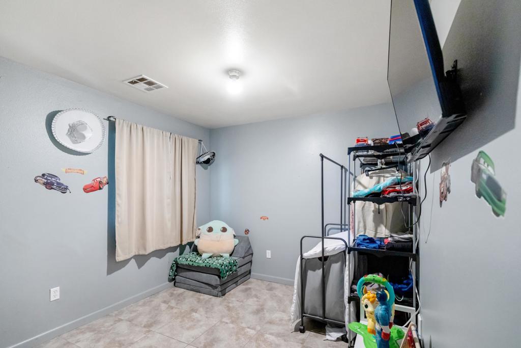 https://media.crmls.org/mediaz/05d93c54-b1d0-4ac3-b239-0780019ca47c.jpg?preset=X-Large