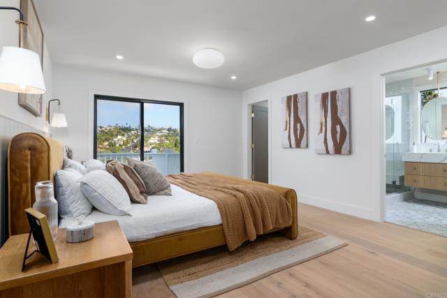 2193 Harbour Heights Rd, San Diego CA: https://media.crmls.org/mediaz/05d970b2-1eee-49ee-ba2d-e54061ce31e3.jpg