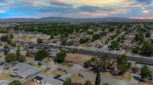 543 E Avenue J1, Lancaster CA: https://media.crmls.org/mediaz/05d9ee8e-7276-4223-a74e-0601b4ae4a26.jpg