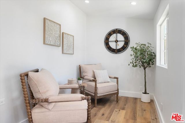 7045 Varna Avenue, North Hollywood CA: https://media.crmls.org/mediaz/05da0497-c82f-4a0c-90e5-0244588016a4.jpg