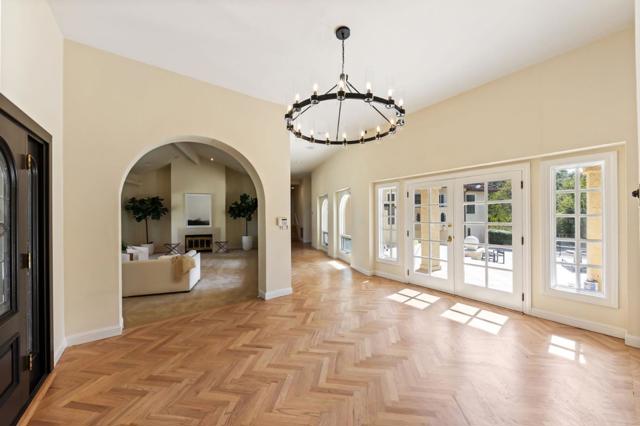 1035 Macadamia Drive, Hillsborough CA: https://media.crmls.org/mediaz/05da55ea-1a86-41b5-b4ec-ec4f383f1227.jpg
