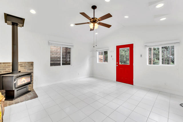 53200 Forest Lake Drive, Idyllwild CA: https://media.crmls.org/mediaz/05dabdd4-16eb-48e7-9e3d-3487089e75b8.jpg