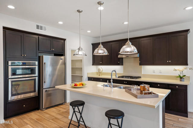 481 Alabama Street, Ventura CA: https://media.crmls.org/mediaz/05dacc37-7c22-47ba-b1ea-ff1ea2aa8fce.jpg