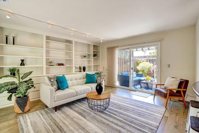 37 Clipper Drive, Alameda CA: https://media.crmls.org/mediaz/05db88d5-d319-4a08-8db0-8123555c35cd.jpg